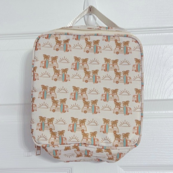 The Magic Box Kids Lunch Box - Picture 1 of 3